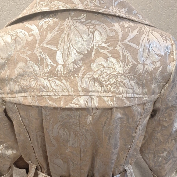 Chic Silver Floral Women's Trench Coat - Picture 7 of 14